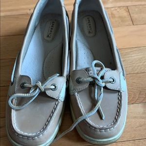 BRAND NEW Sperrys size 9